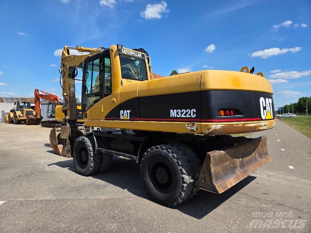 CAT M322C Excavadoras de ruedas