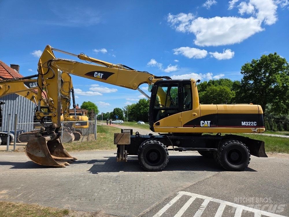 CAT M322C Excavadoras de ruedas