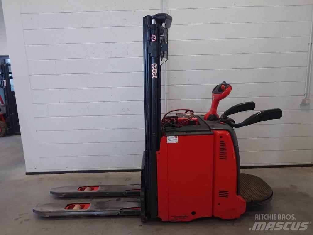 Linde L 12 AP Apiladores eléctricos autopropulsados