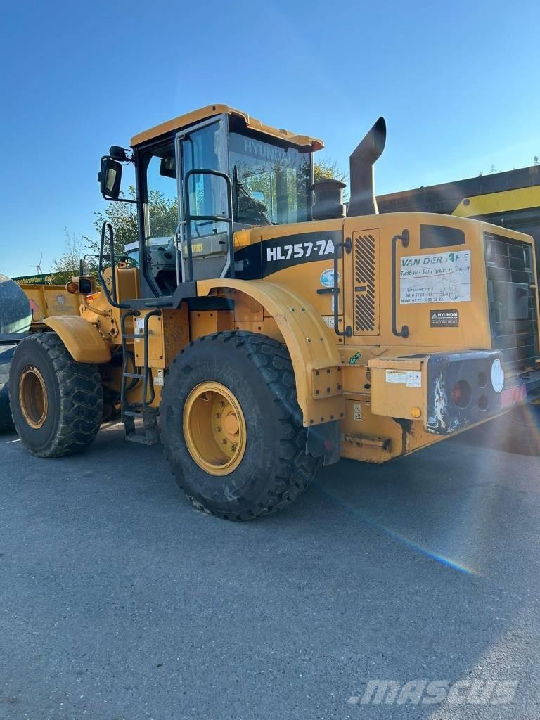 Hyundai HL 757-7 A Cargadoras sobre ruedas