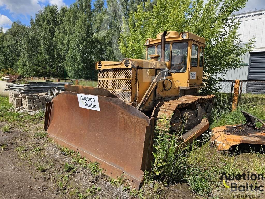  T - 130 Buldozer sobre oruga