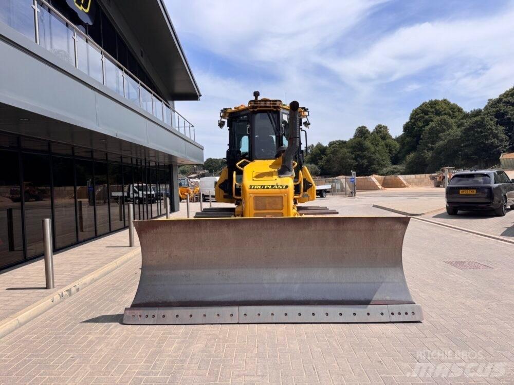 Komatsu D51PXi-24EO Buldozer sobre oruga
