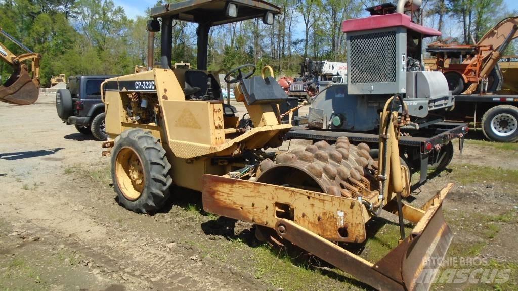 CAT CP 323 C Rodillos combinados