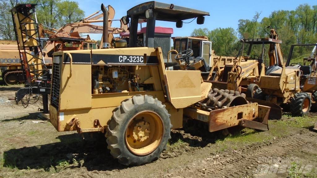 CAT CP 323 C Rodillos combinados