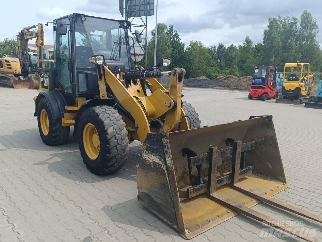 CAT 908M Cargadoras sobre ruedas