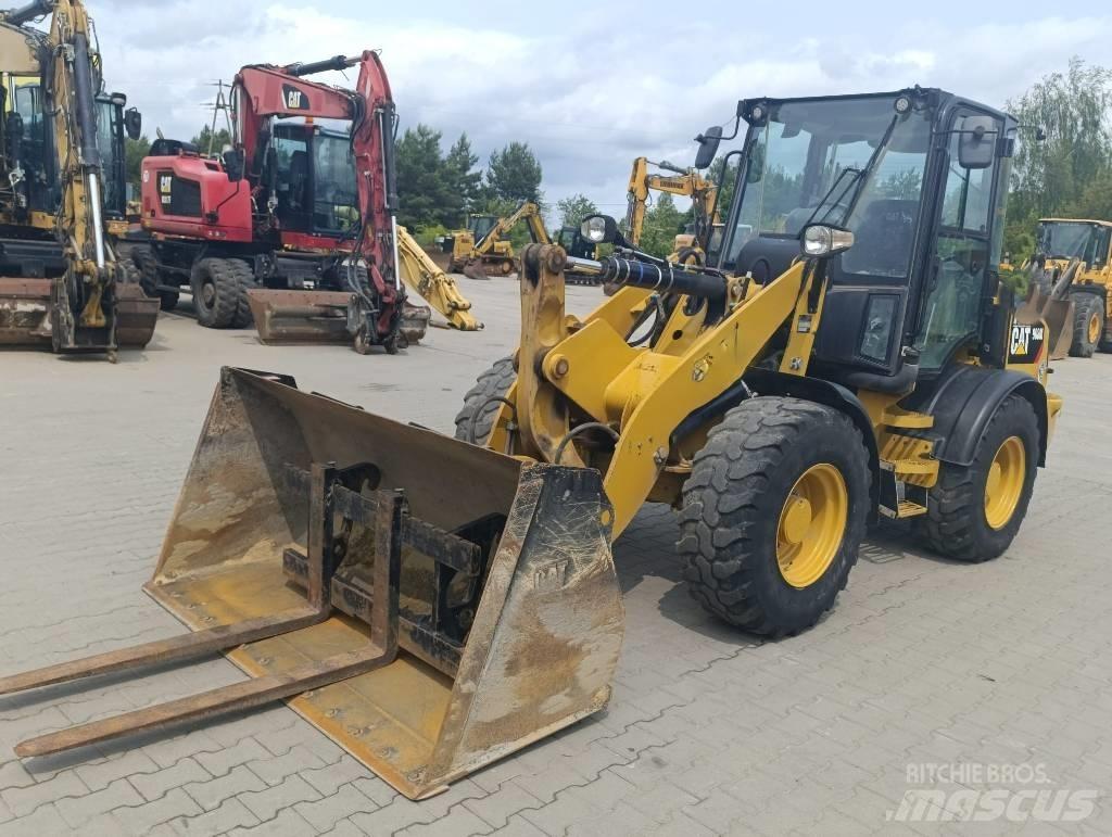 CAT 908M Cargadoras sobre ruedas