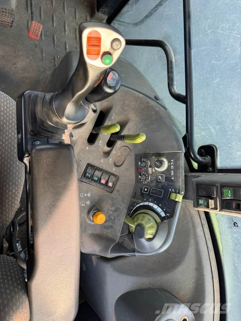 CLAAS ARION 420 Tractores