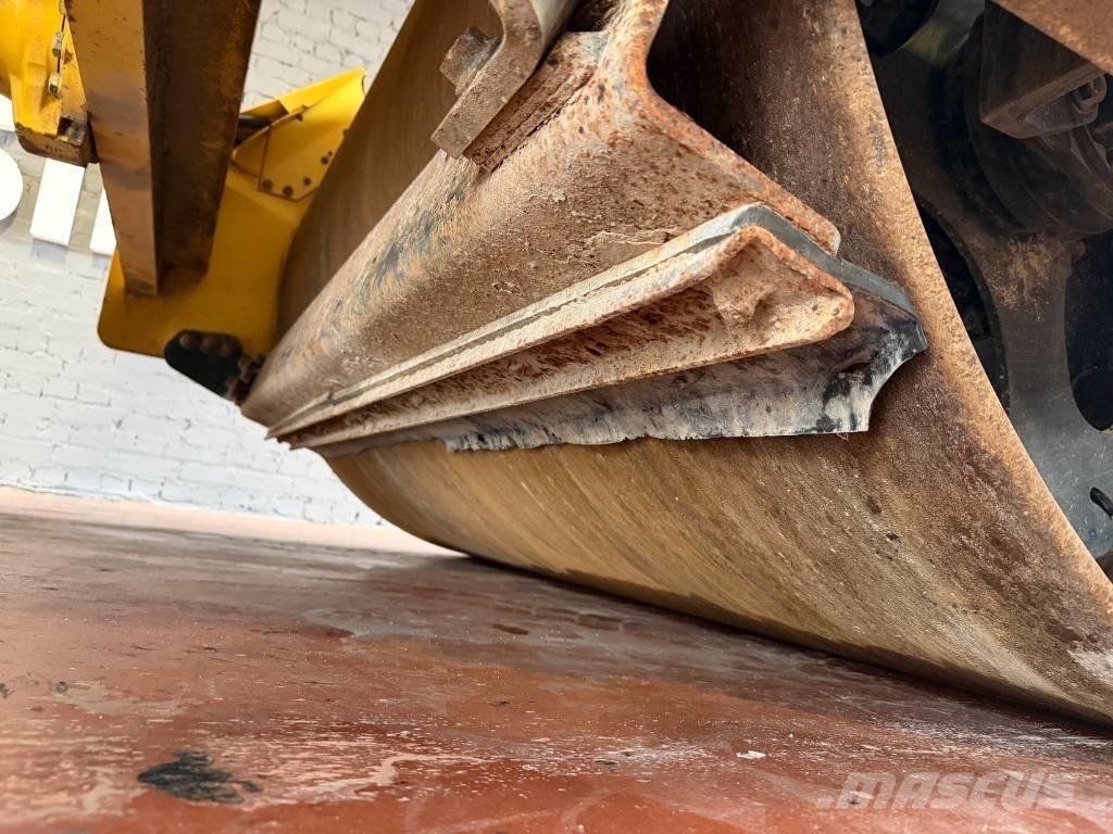 Bomag BW 211 D-4 Rodillos de un solo tambor