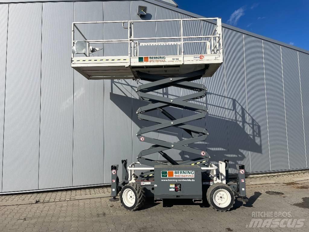 SkyJack SJ 6832 RTE Plataformas tijera