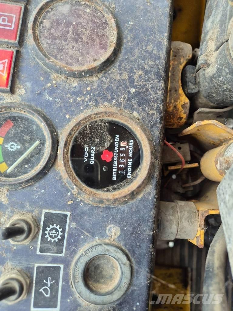 Volvo BM 4300 Cargadoras sobre ruedas