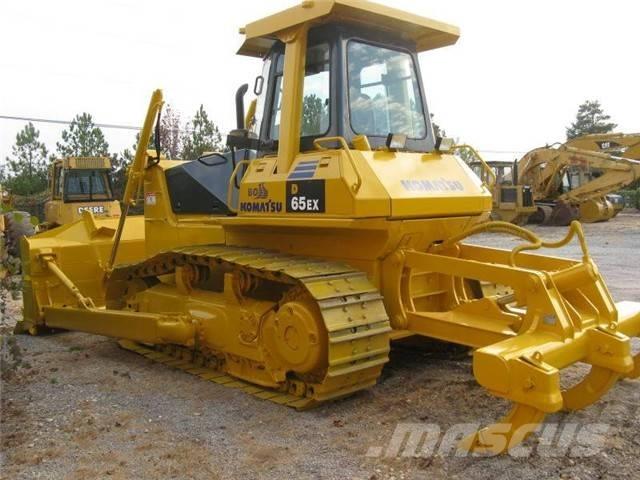Komatsu D 65 EX Buldozer sobre oruga