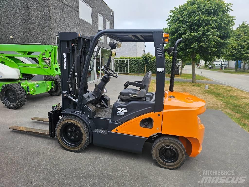 Doosan D 35 S-7 Carretillas diesel
