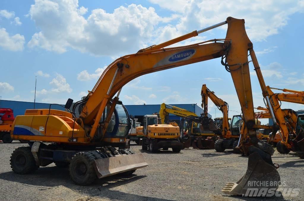 Samsung SE 210 W-2 Excavadoras de ruedas