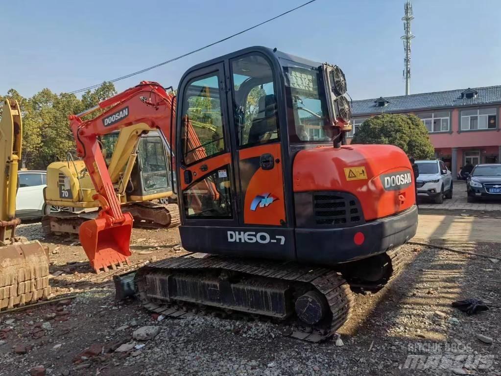 Doosan DH 60-7 Mini excavadoras < 7t