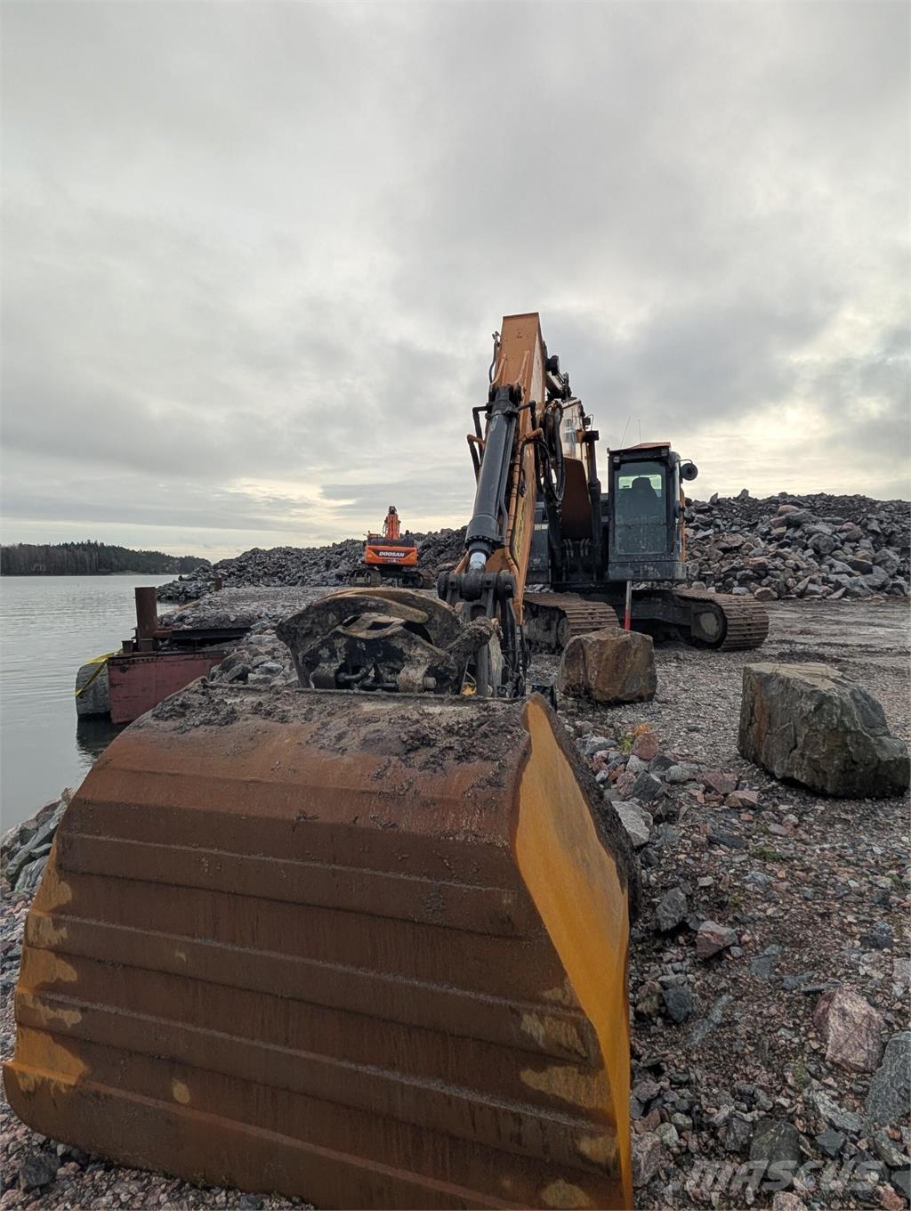 CASE CX 245D SR Excavadoras de cadenas