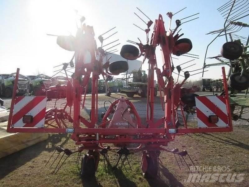 Kuhn GF8702 Rastrillos y henificadores
