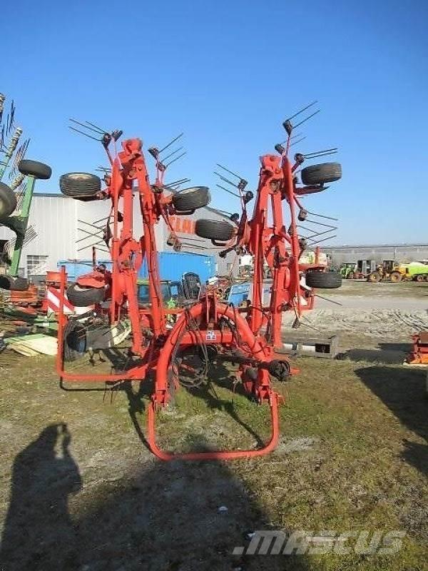 Kuhn GF8702 Rastrillos y henificadores