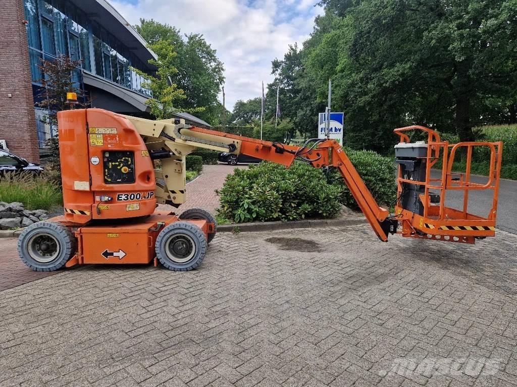 JLG E300AJP Plataforma de trabajo articulada