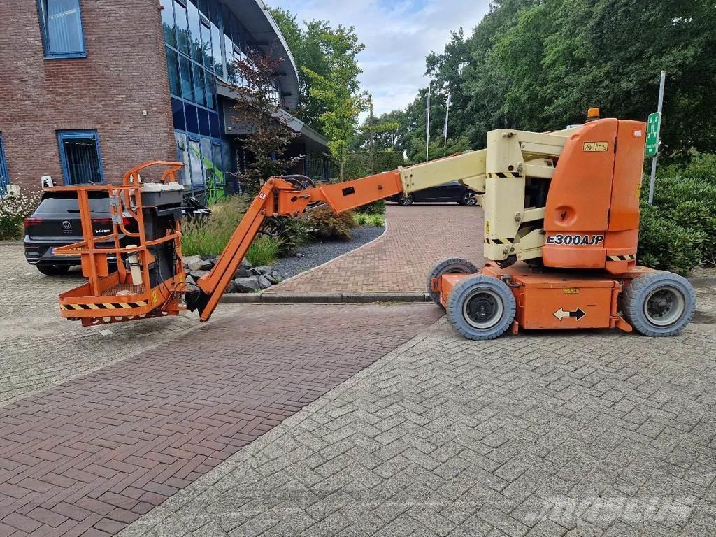 JLG E300AJP Plataforma de trabajo articulada