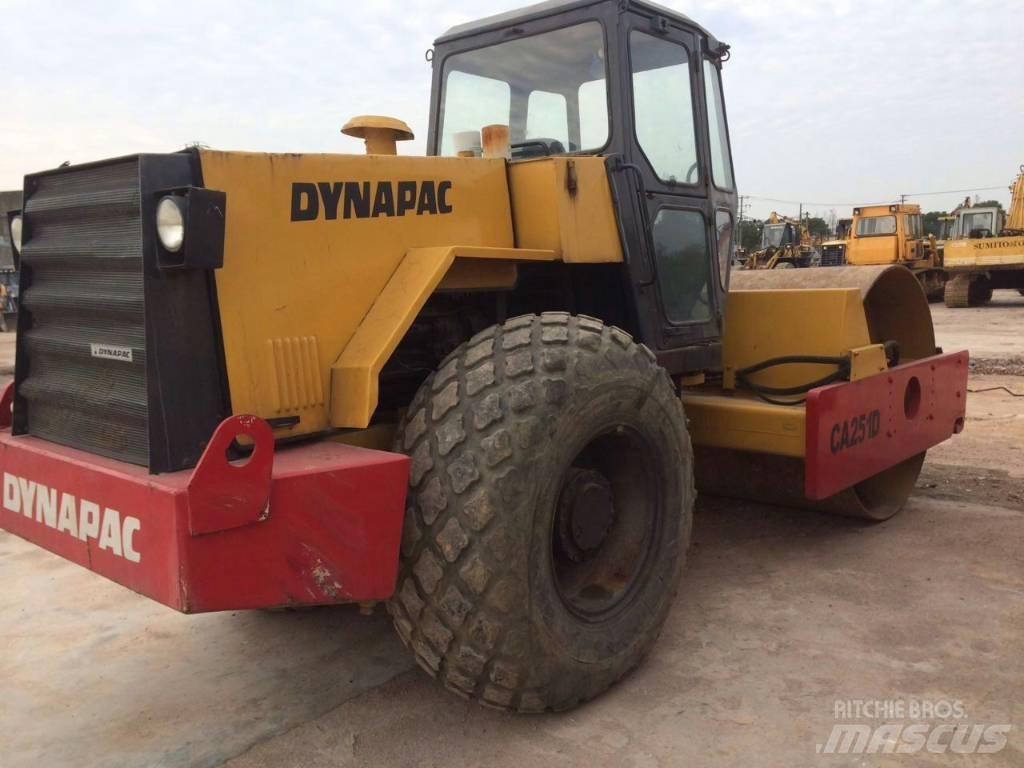 Dynapac CA 251 D Rodillos de un solo tambor