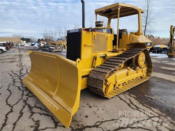 CAT D6M XL Buldozer sobre oruga