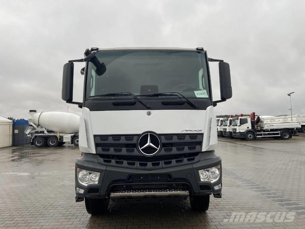 Mercedes-Benz 4143 Camiones bañeras basculantes o volquetes