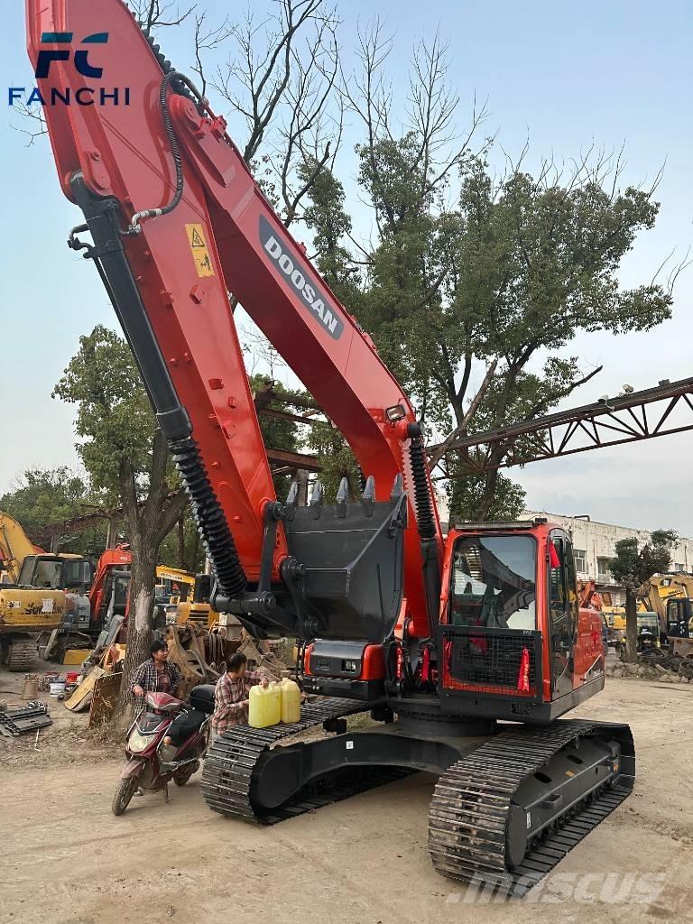 Doosan DX 225 LC Excavadoras de cadenas