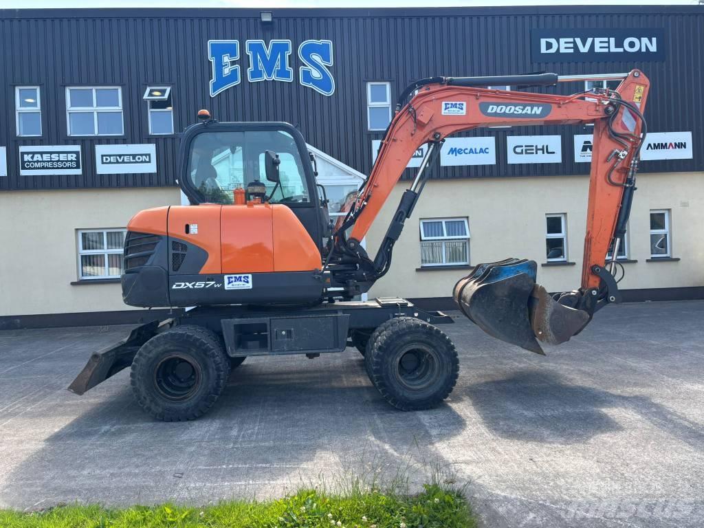 Doosan DX 57 W-5 Excavadoras de ruedas