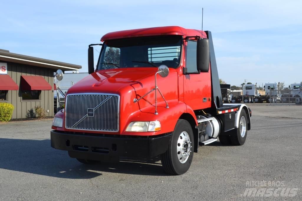 Volvo VNM 42 T200 Cabezas tractoras