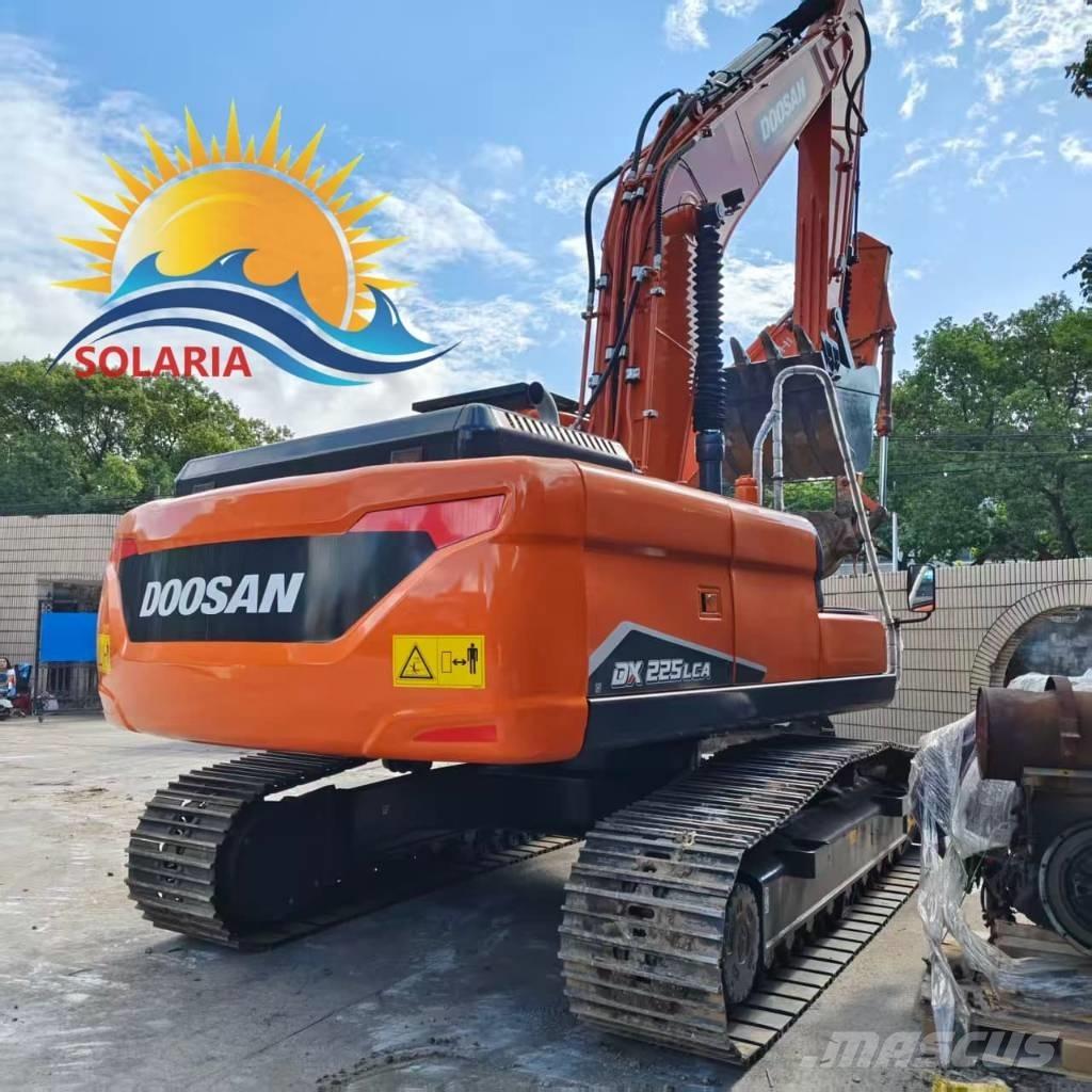 Doosan DX 225 LCA Excavadoras de cadenas