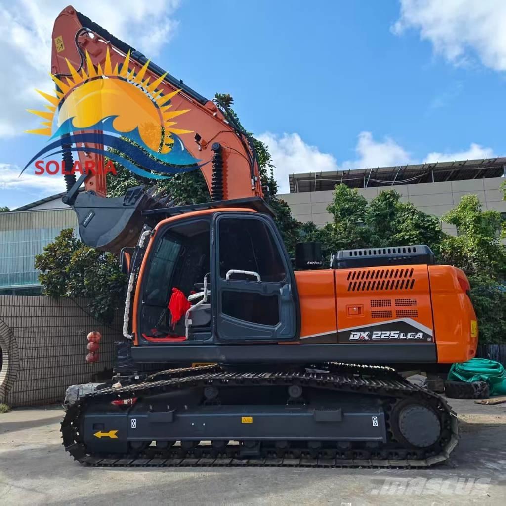 Doosan DX 225 LCA Excavadoras de cadenas