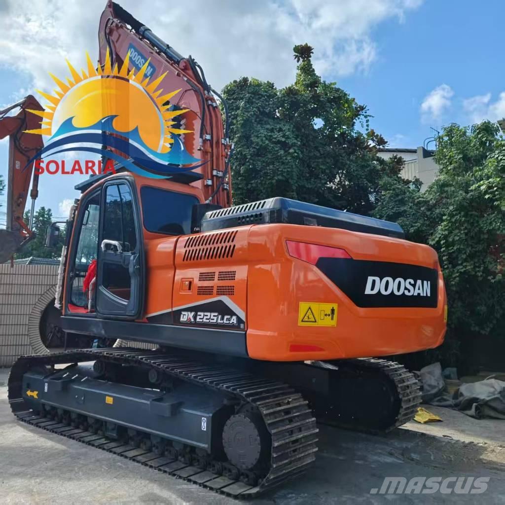 Doosan DX 225 LCA Excavadoras de cadenas