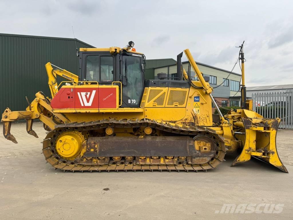 Komatsu D 65 PX-18 Buldozer sobre oruga