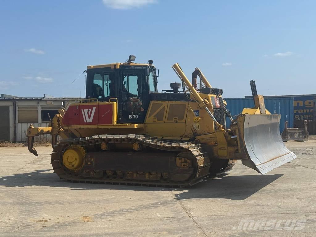 Komatsu D 65 PX-18 Buldozer sobre oruga