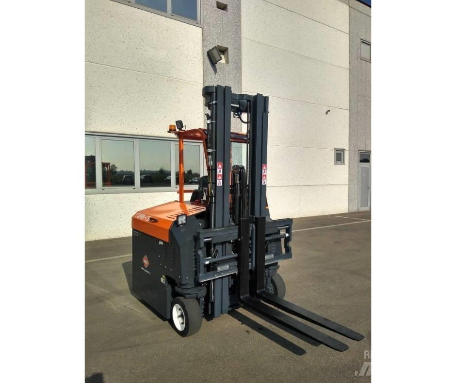 Combilift C3000CBE Carretilla para pasillo estrecho