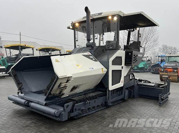 Volvo P 7820C Asfaltadoras