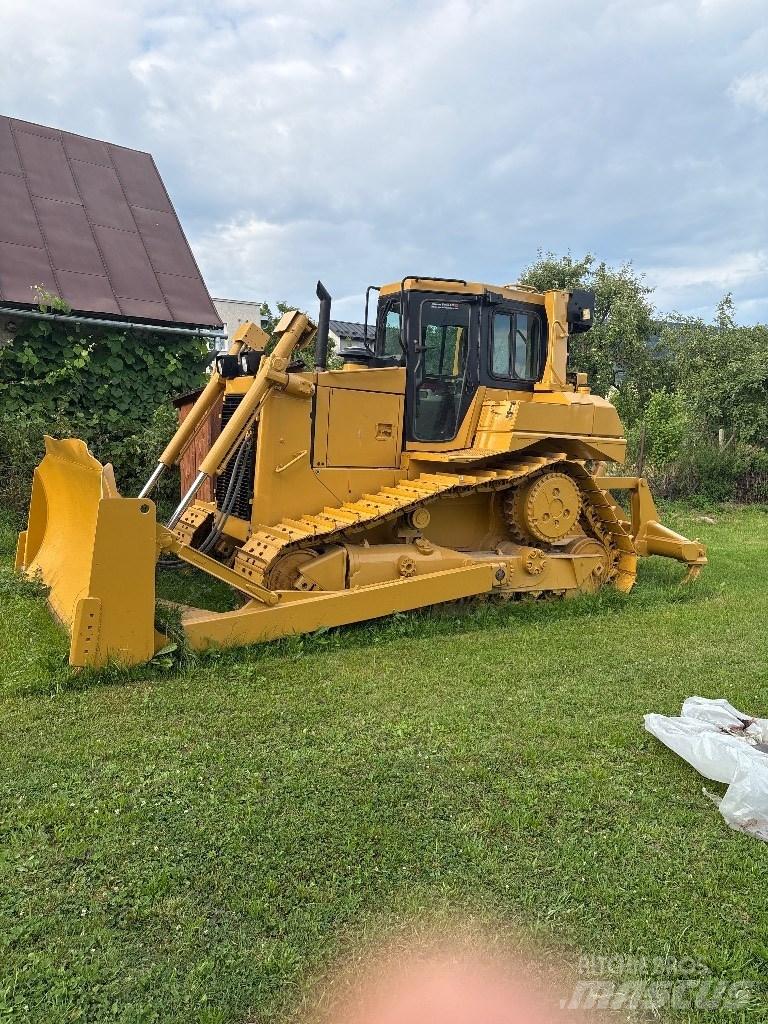 CAT D 6 R II Buldozer sobre oruga