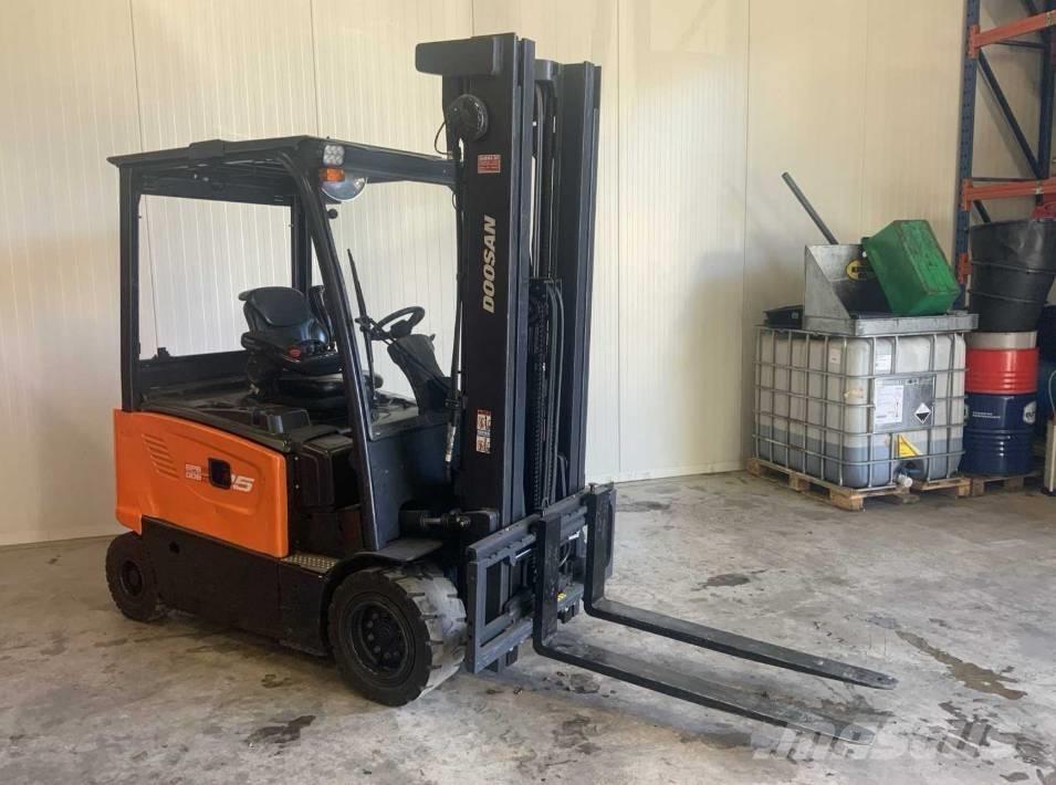 Doosan B 25 X-7 Carretillas de horquilla eléctrica