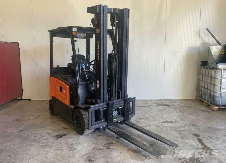 Doosan B 25 X-7 Carretillas de horquilla eléctrica