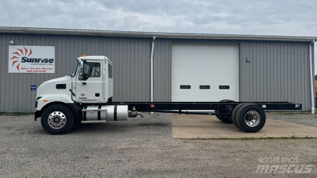  2025 Mack MD 6 Camiones chasis