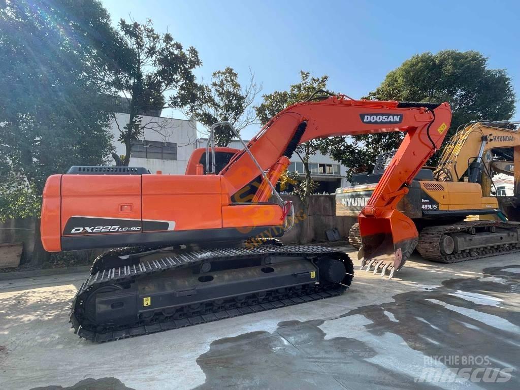 Doosan DX 225 LC Excavadoras de cadenas