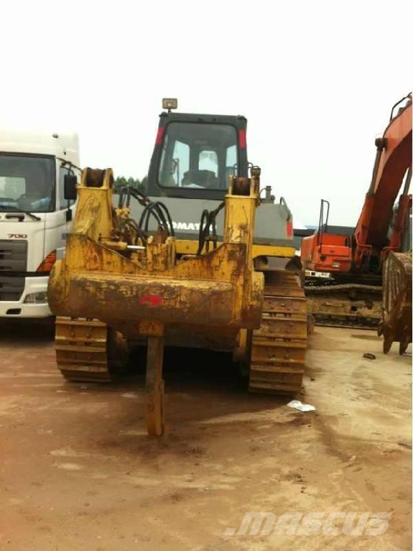 Komatsu D 155 A-3 Buldozer sobre oruga