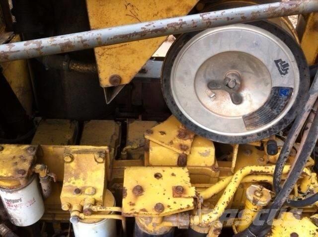 Komatsu D 155 A-3 Buldozer sobre oruga