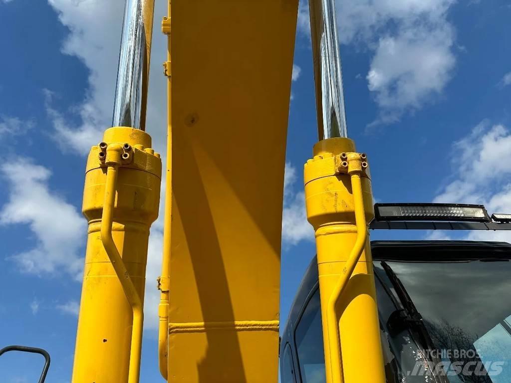 New Holland E215 Excavadoras de cadenas