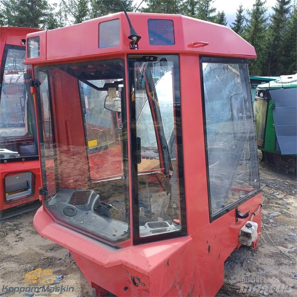 Valmet 941 Cabinas e interior