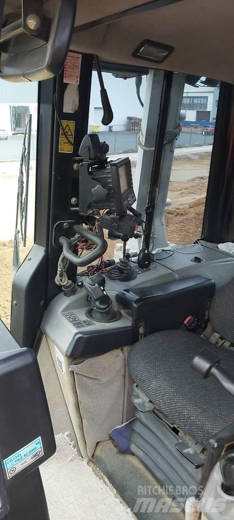 CAT D6N XL Buldozer sobre oruga