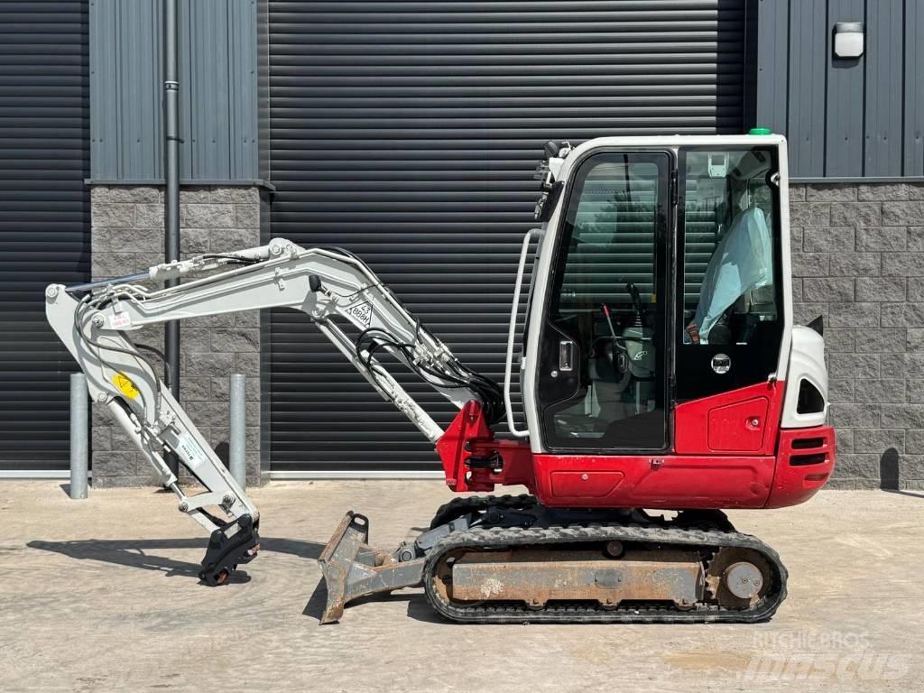 Takeuchi TB 230 Mini excavadoras < 7t