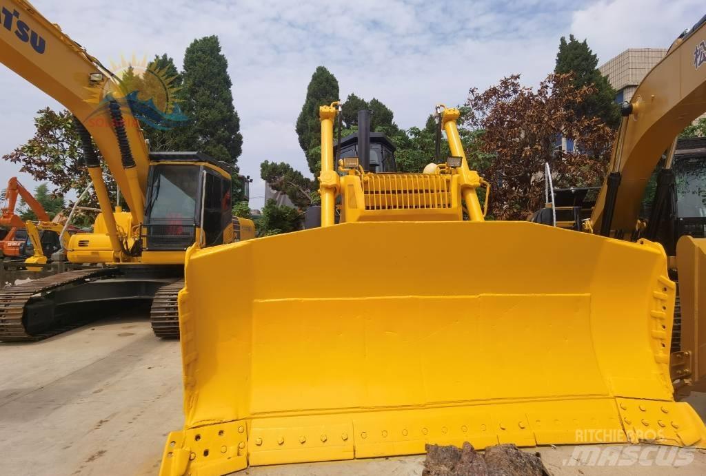 Komatsu D 155 AX Buldozer sobre oruga