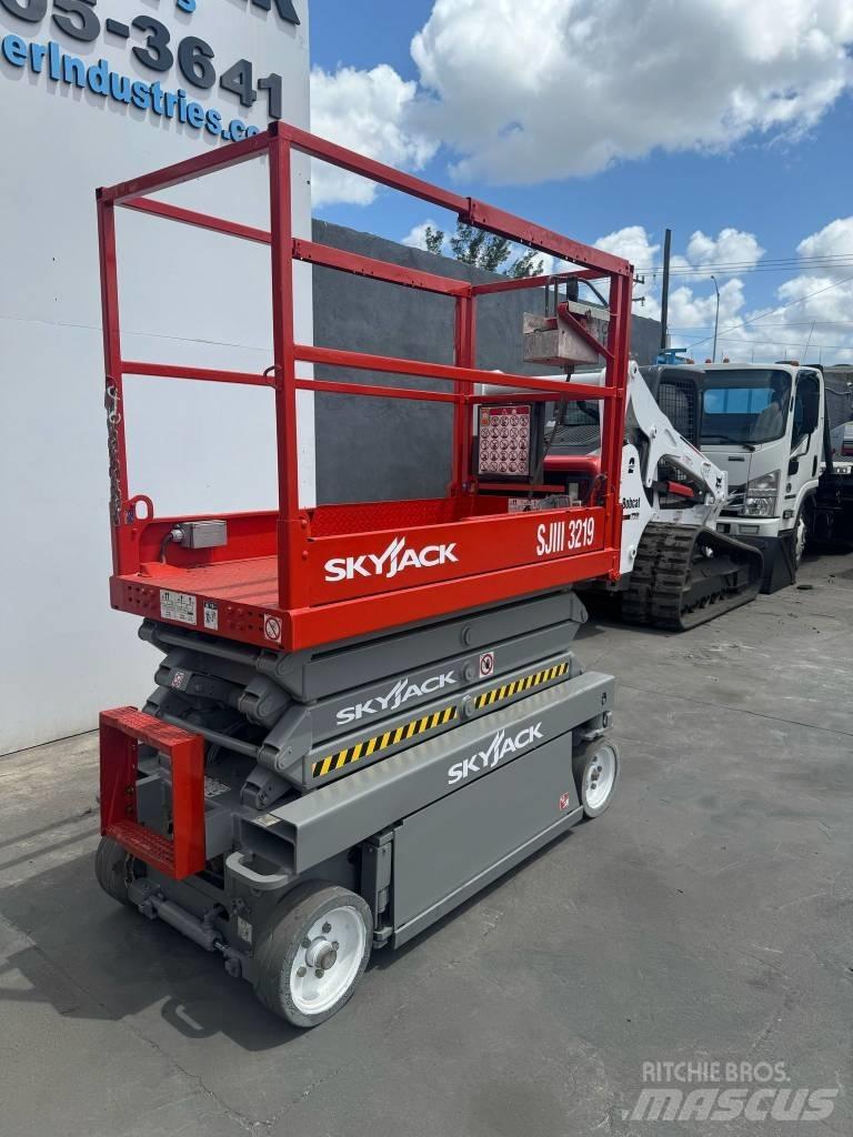 SkyJack SJ III 3219 Plataformas tijera