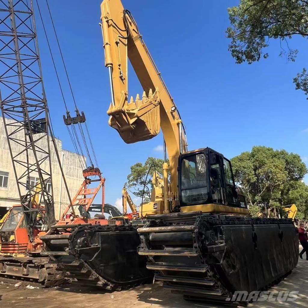 CAT 320 C Excavadoras anfibio
